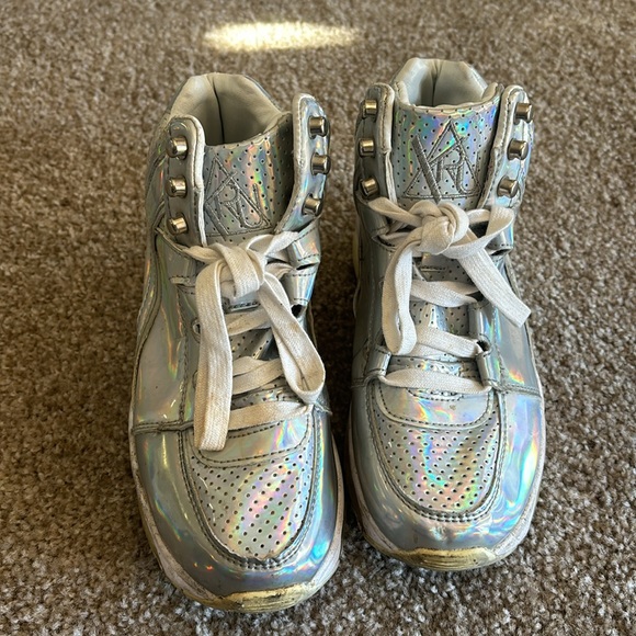 YRU Qozmo Aiire Silver Holographic High Top Sneakers - Picture 6 of 8
